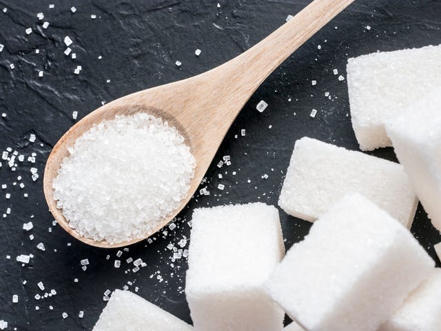 White sugar. Белый сахар на черном фоне. Сахарозаменители Минимализм. Сахар и Навват фон. Миëко сахара.