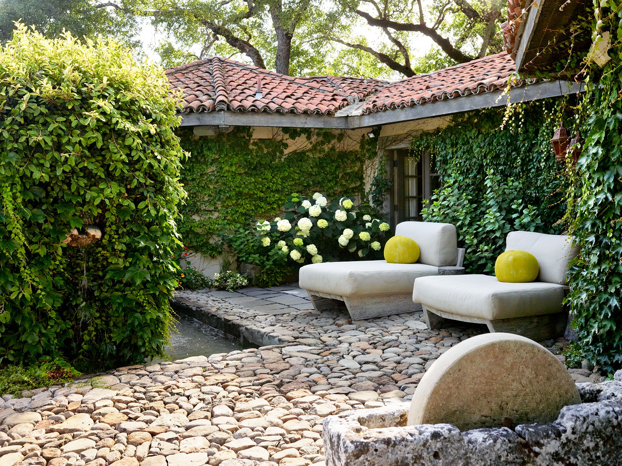 45 Backyard Decor Ideas to Spruce Up Your Outdoor Space