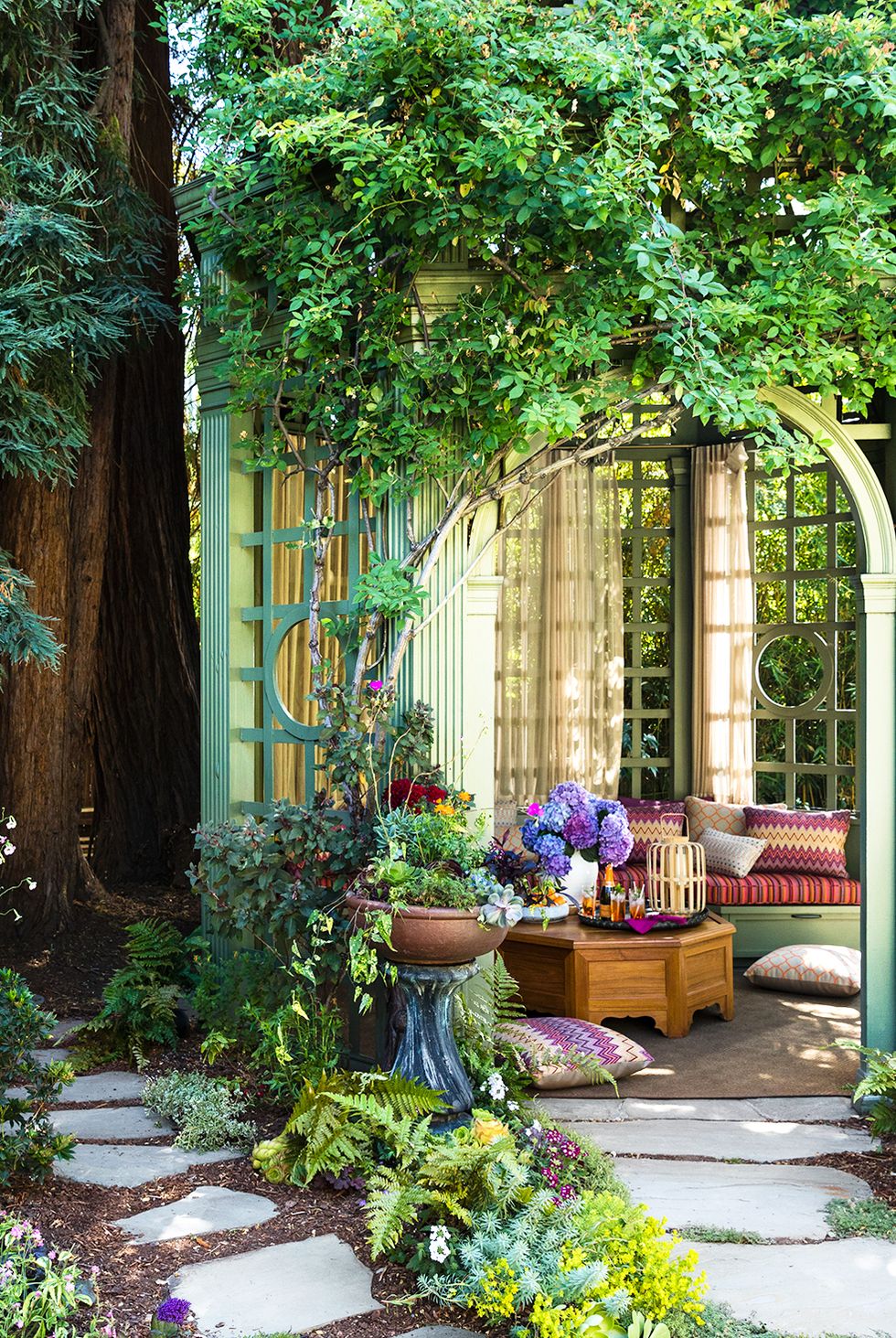 Big Style for Small Yards: Design Ideas to Transform Tiny Spaces