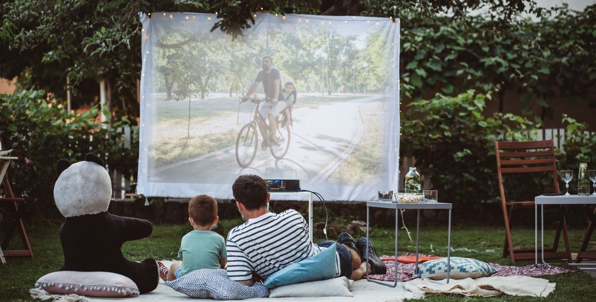 15 Best Diy Backyard Movie Night Ideas — How To Set Up A Backyard Movie  Night