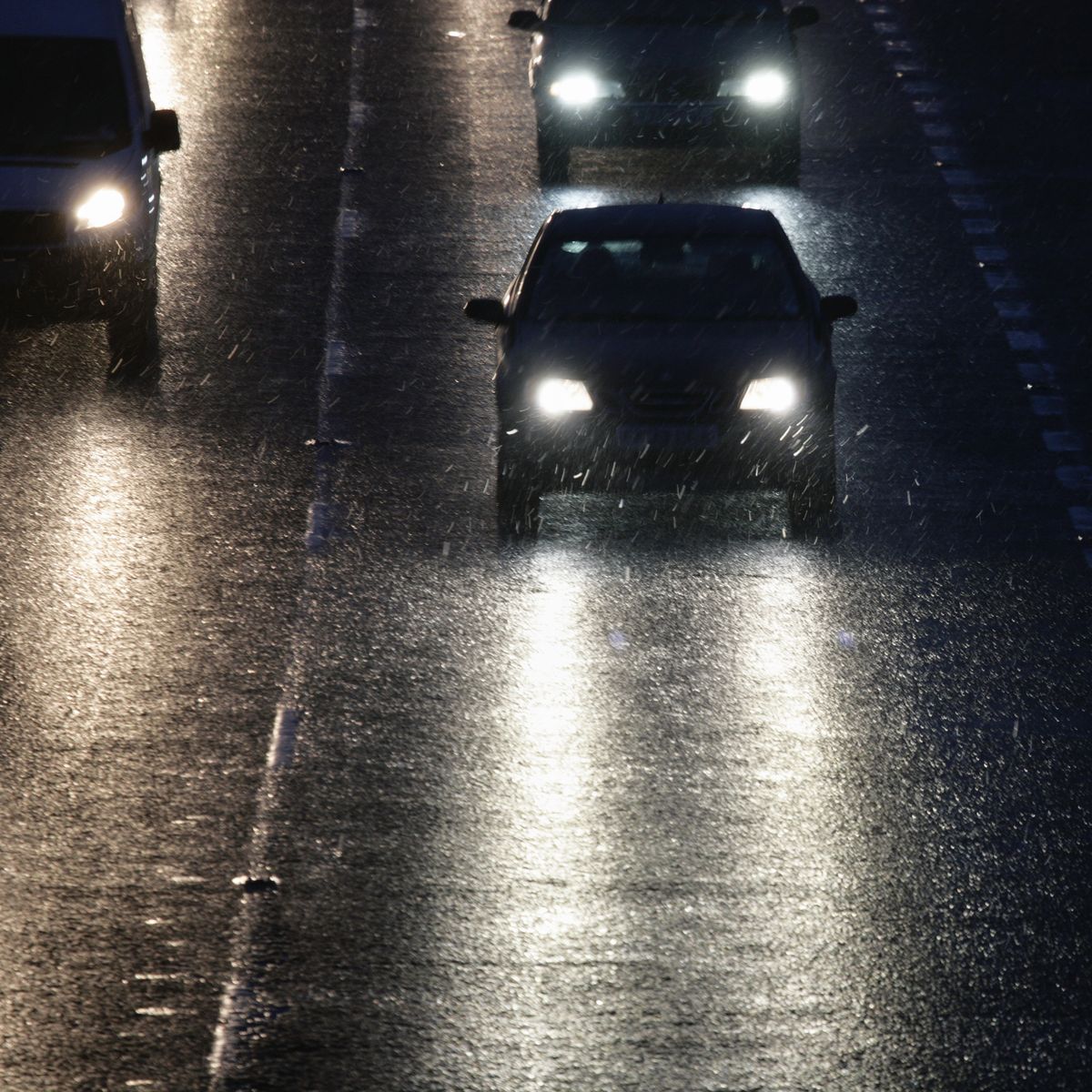 plads en lille Ledningsevne Your Guide to LED Headlights vs. HID—Car and Driver