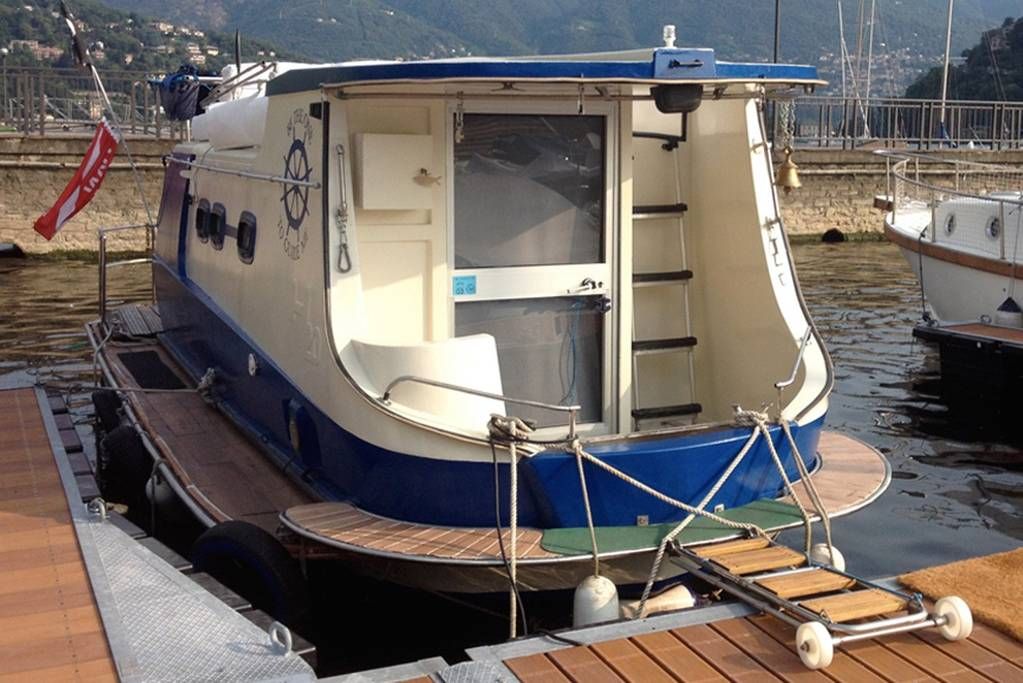 10 Best Houseboat Rentals Unique Houseboats You Can Rent   Bae1f1e5 Original 1526588732 