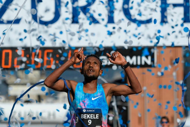 Bekele gana y bate el récord del Maratón de Barcelona