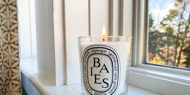 https://hips.hearstapps.com/hmg-prod/images/baies-diptyque-candle-1669136953.jpg?crop=1.00xw:0.753xh;0,0.144xh&resize=640:*