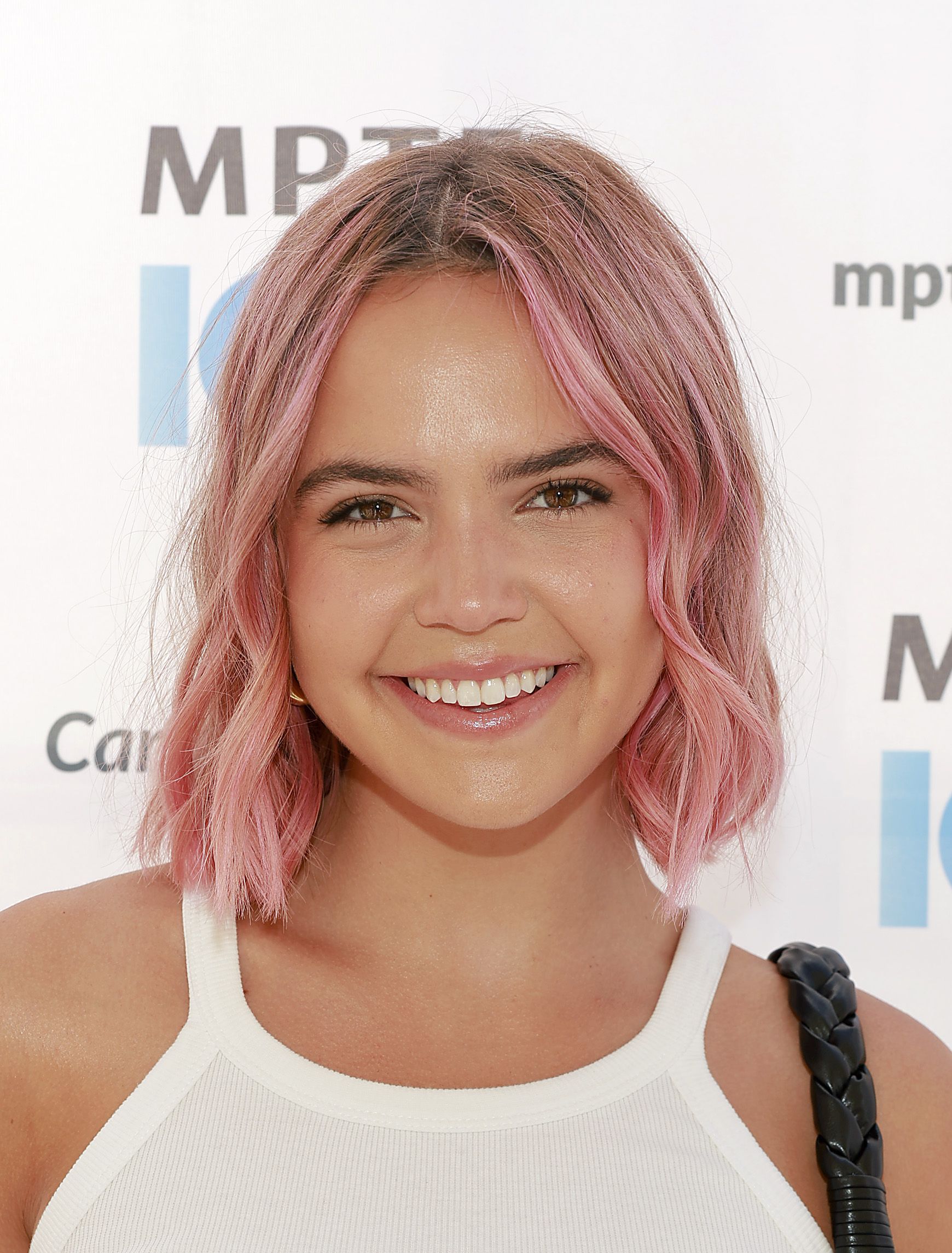 Bailee Madison just dyed her bob hair Barbie pink