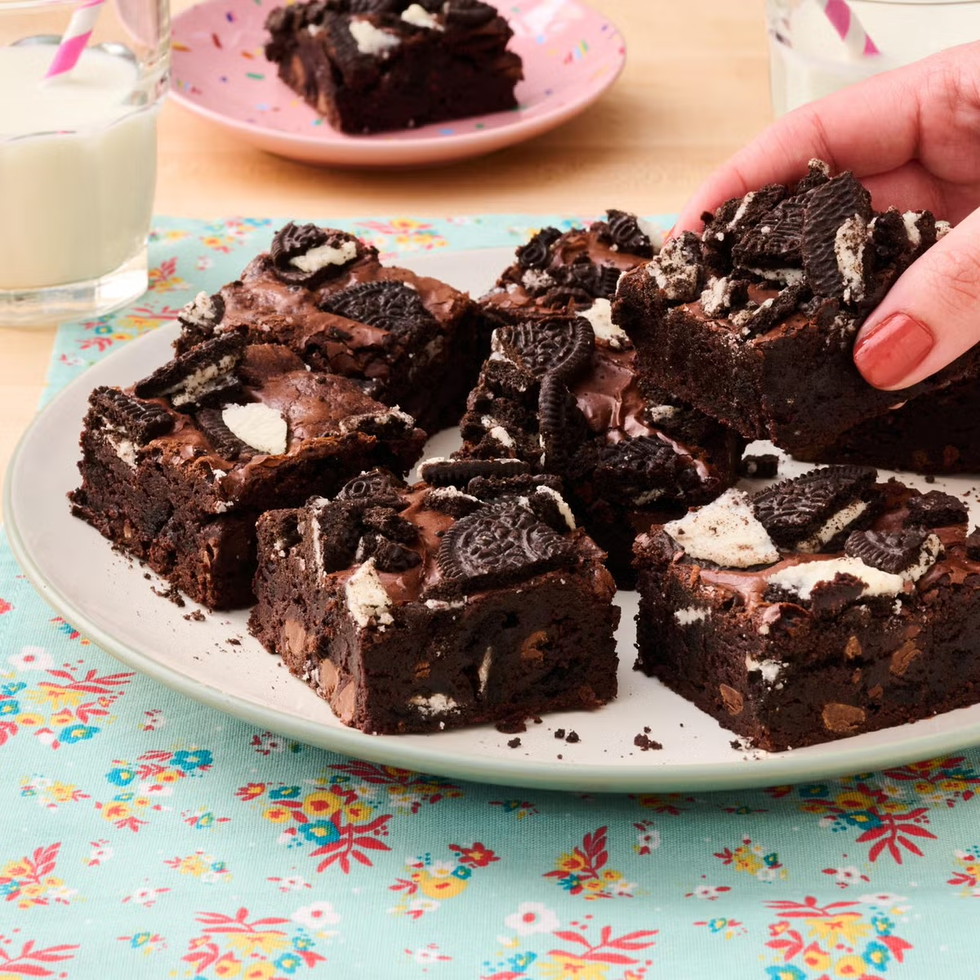 35 Best Bake Sale Ideas and Easy Recipes