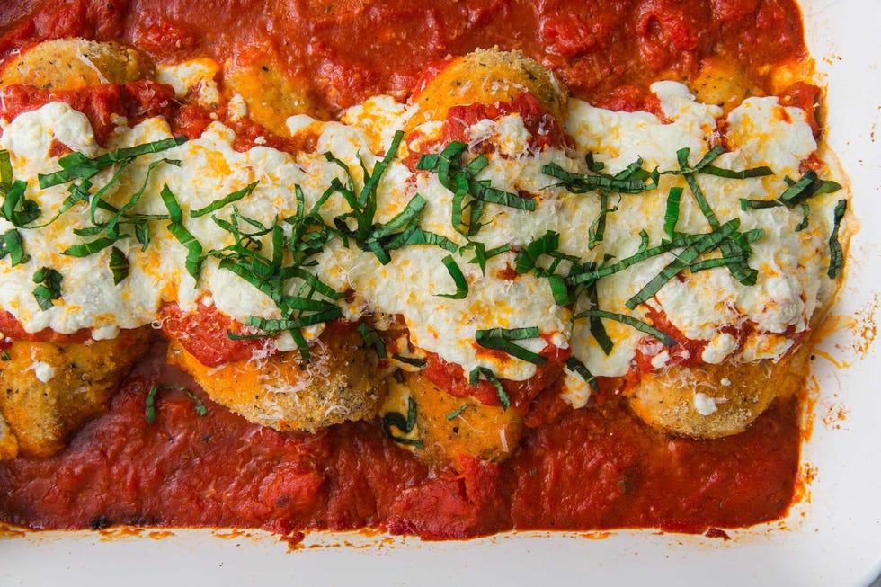 Dish, Food, Cuisine, Ingredient, Parmigiana, Meat, Produce, Staple food, Recipe, Marinara sauce, 