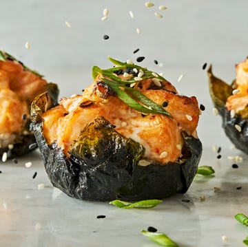 baked salmon sushi cups sprinkled with sesame seeds