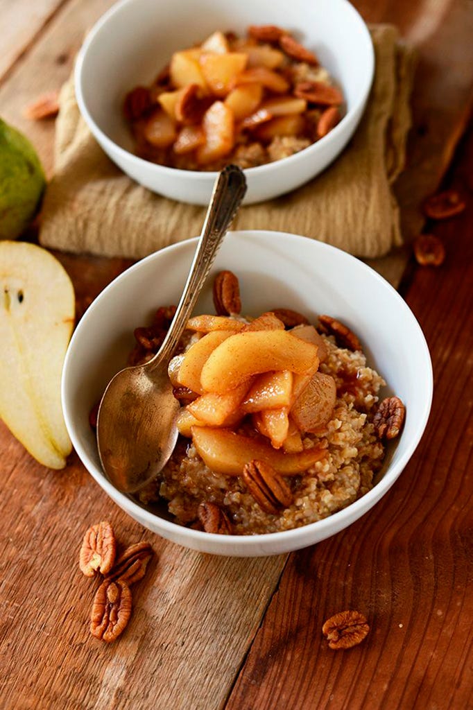 trozos de avena con pera y azúcar moreno