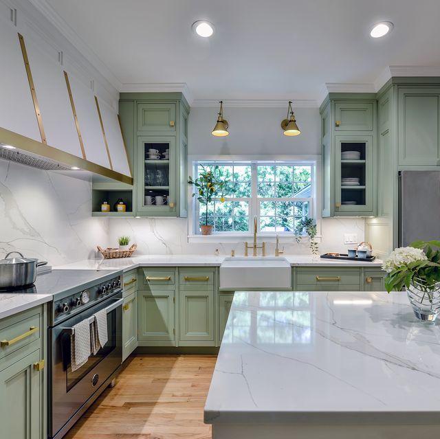 Are All-White Kitchens Over? The Popular Color Trend That's on the Rise
