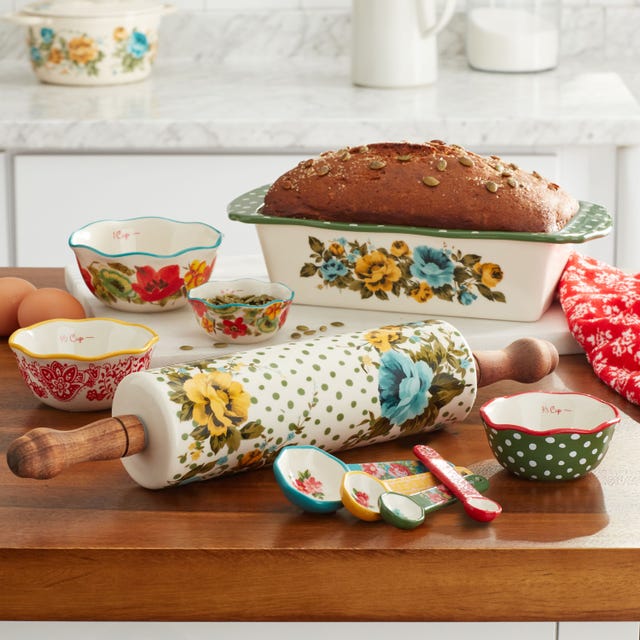 The Pioneer Woman Collected 16-Piece Baking Set