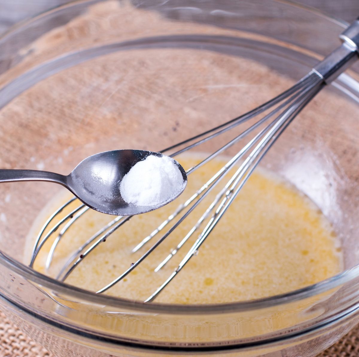 8 Substitutes for Baking Powder to Use When You Run Out