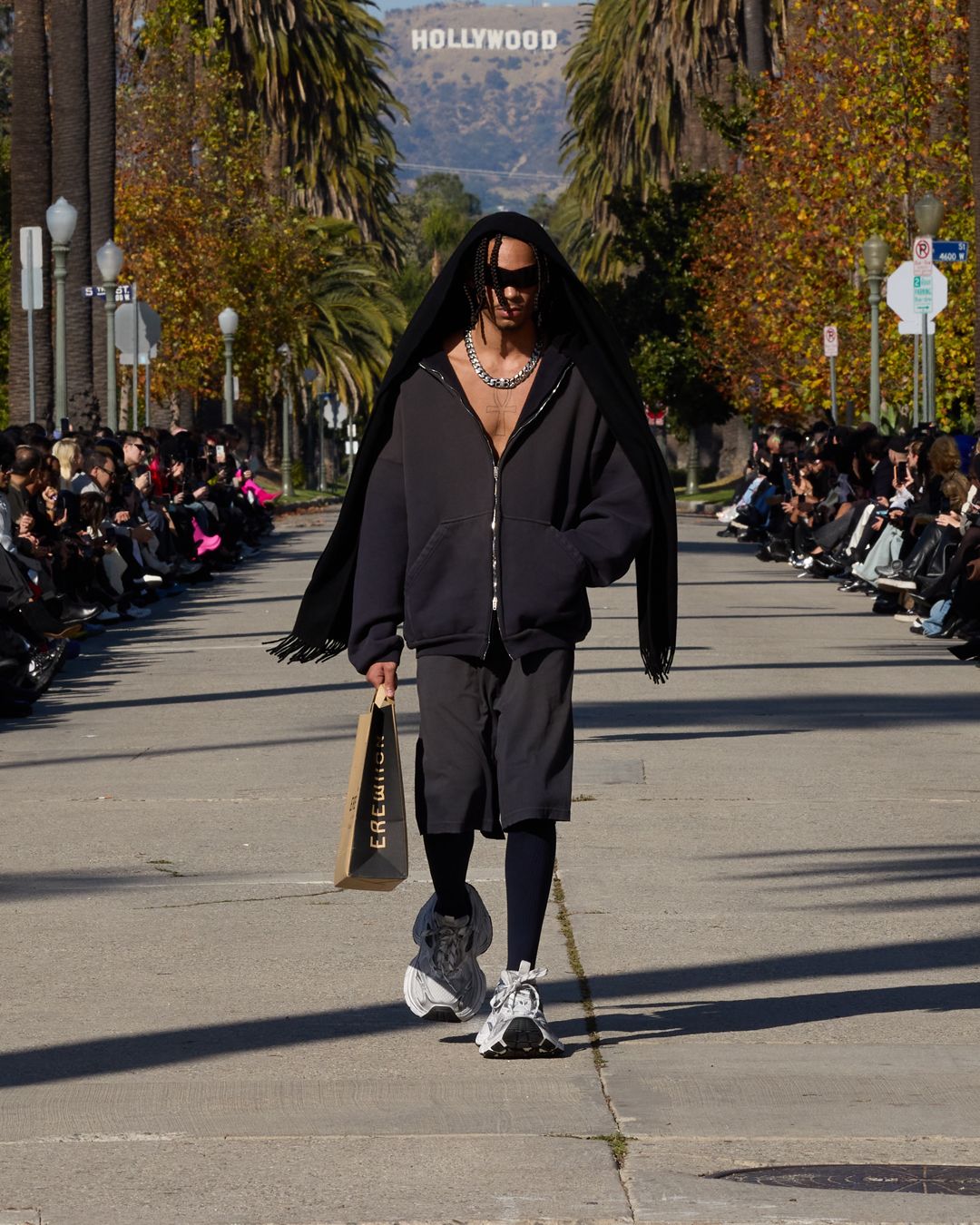BALENCIAGA ダークグレー フリースパンツ グラフィック