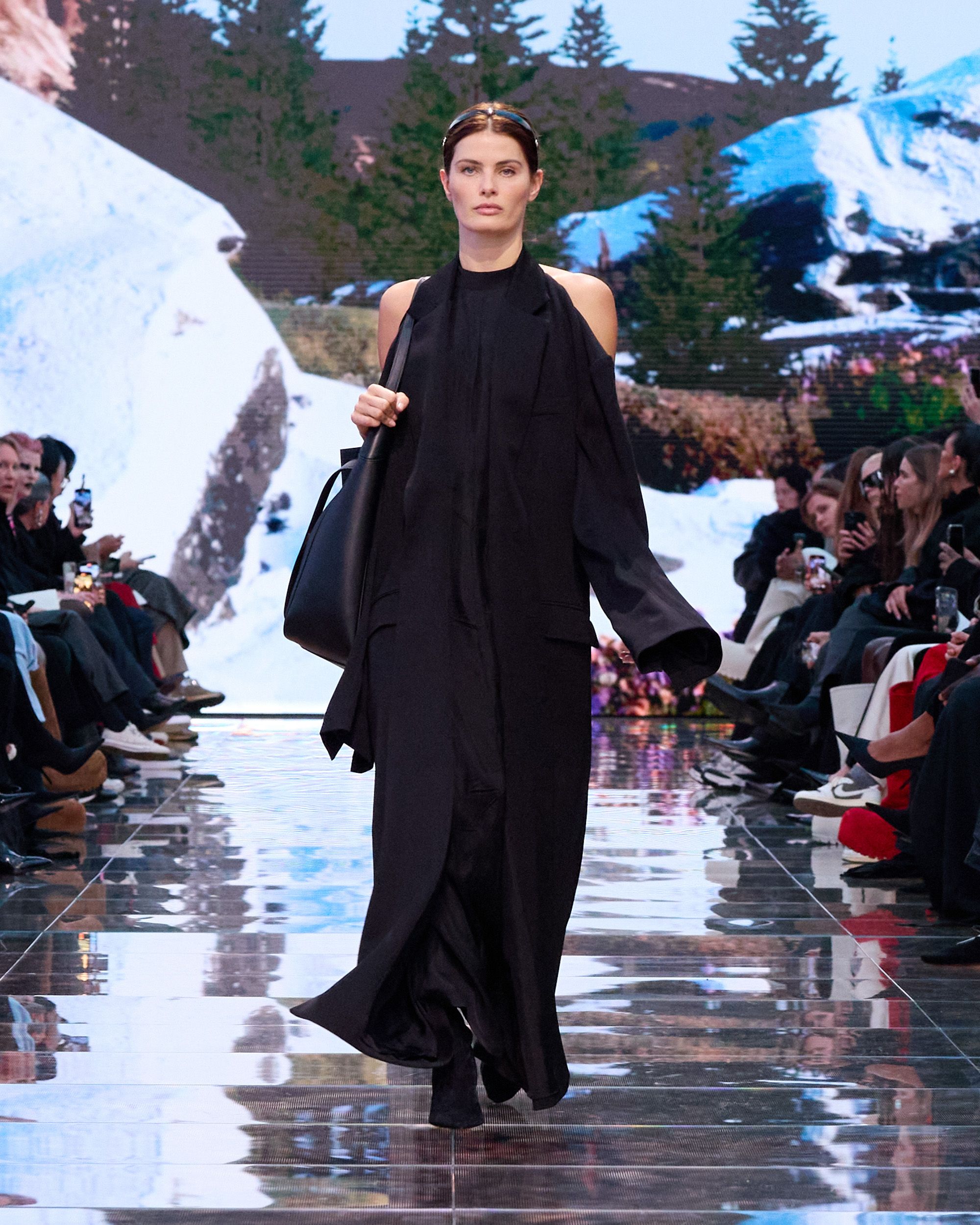 バレンシアガ（BALENCIAGA） 2024-25秋冬コレクション