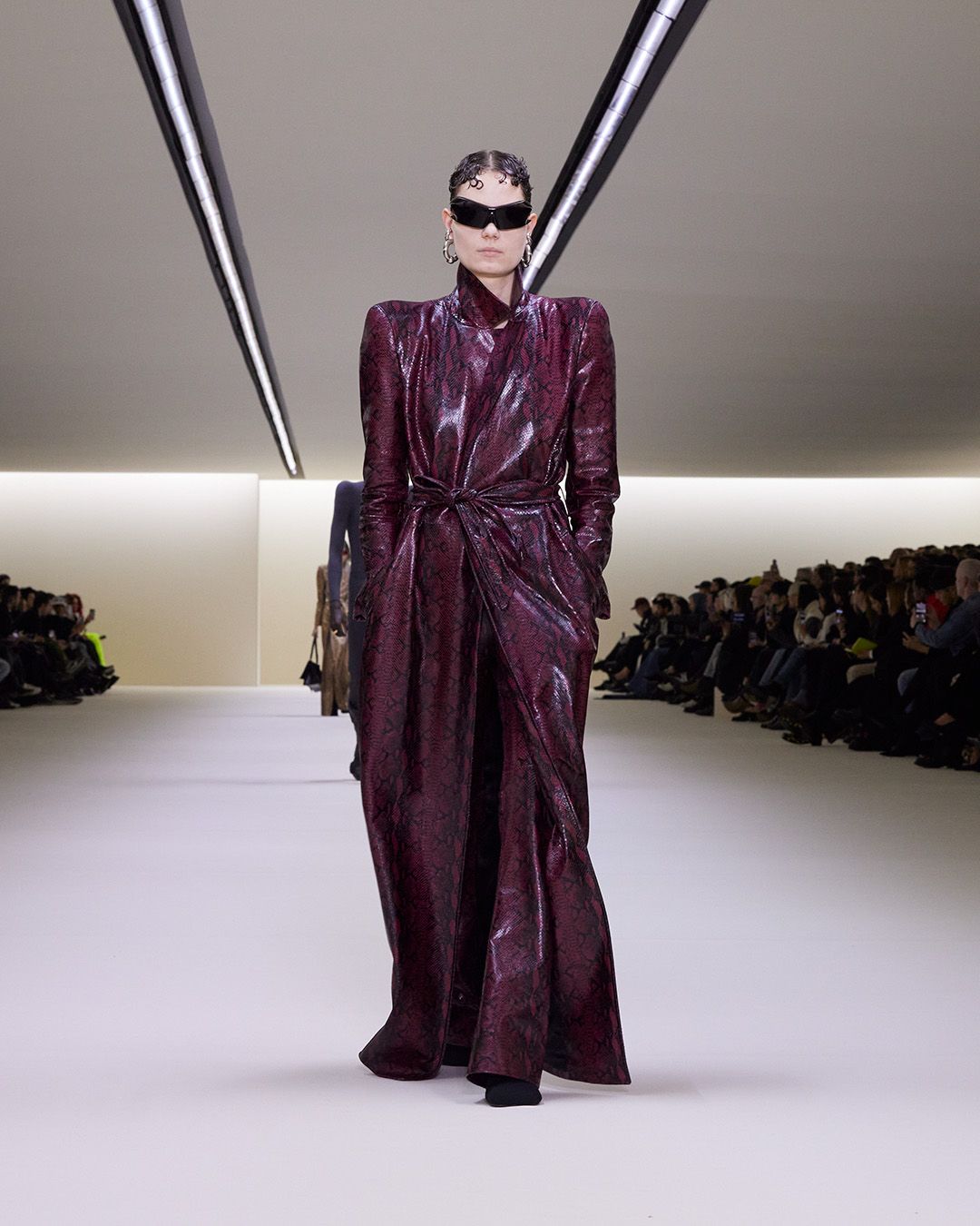 Balenciaga Keeps Focus on Clothes — Not Gimmicks — for Fall 2023 Haute  Couture - Fashionista