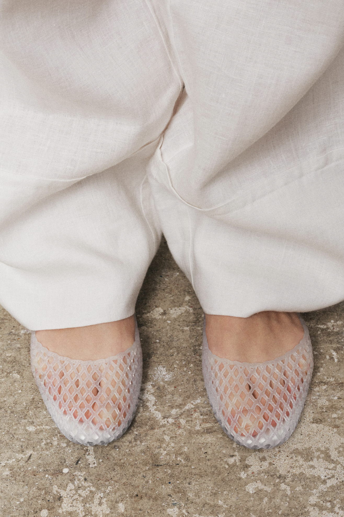 Le ballerine jelly di tendenza per l'estate costano meno di 10 euro da Zara