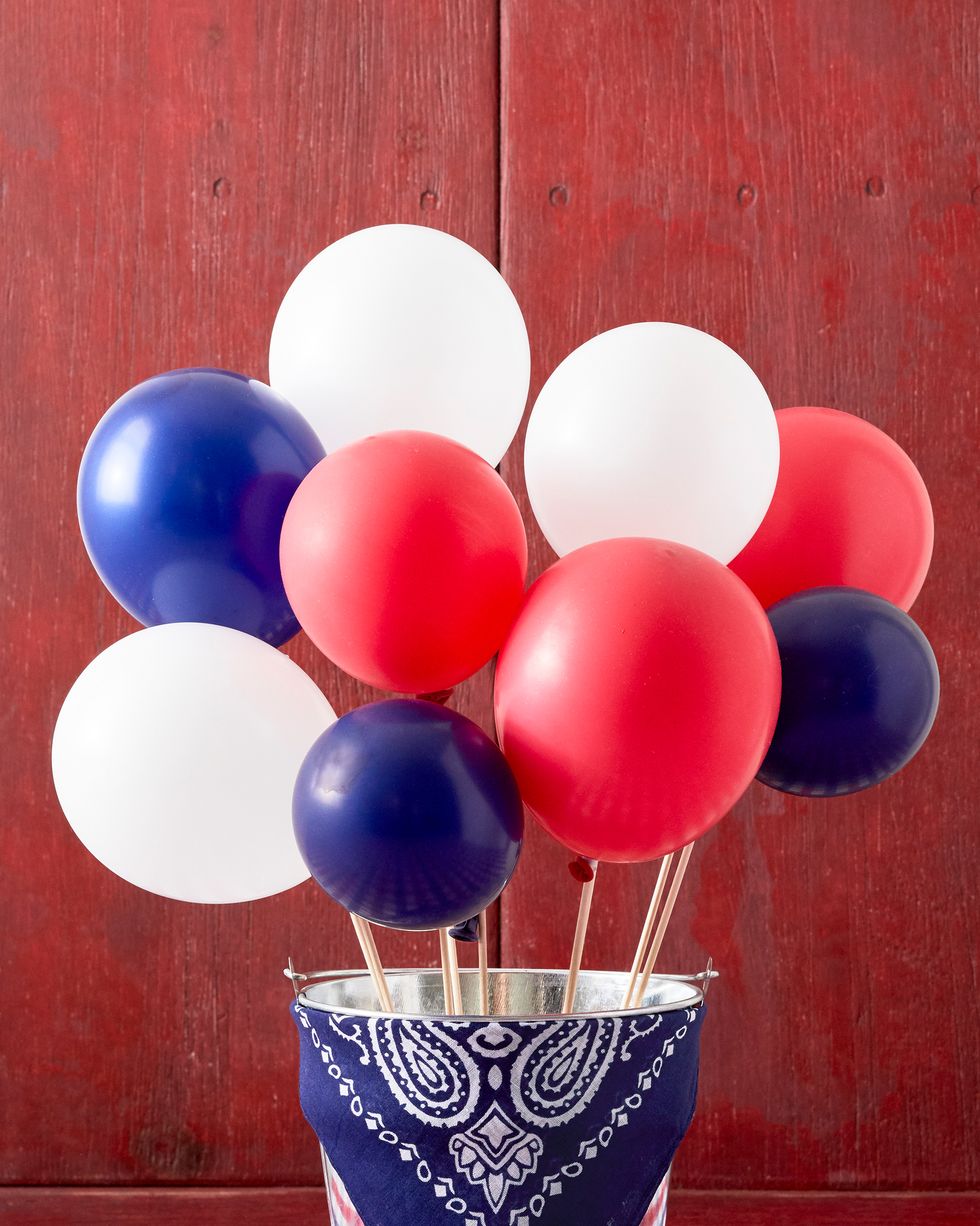 Balloon Centerpiece DIY 4th of July Decorations