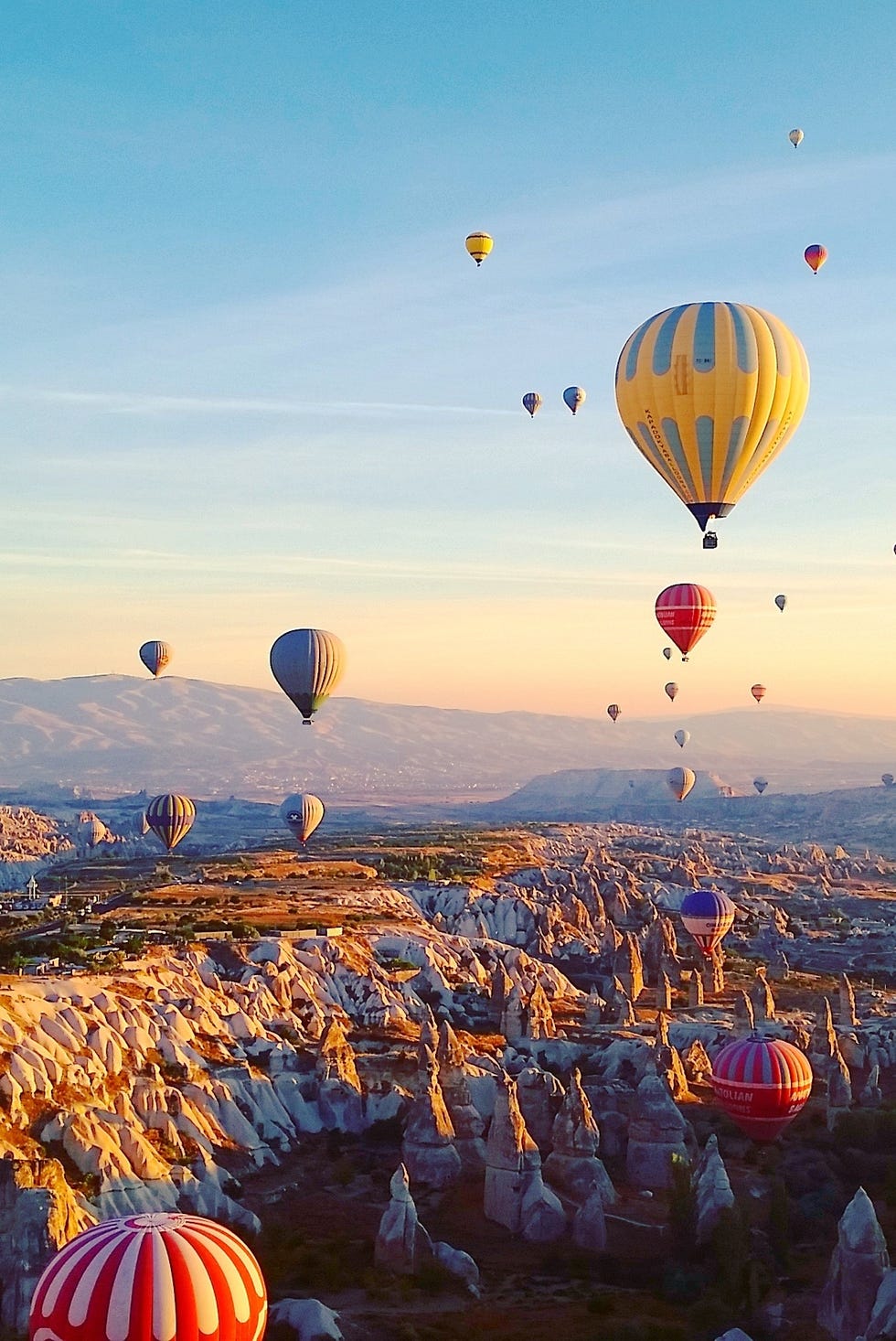 Gün Doğumunda Kapadokya'da Balon Festivali Gün Doğumunda Kapadokya'da Balon Festivali
