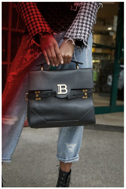 Handbag, Bag, Street fashion, Kelly bag, Birkin bag, Fashion, Tote bag, Fashion accessory, Shoulder, Footwear, 
