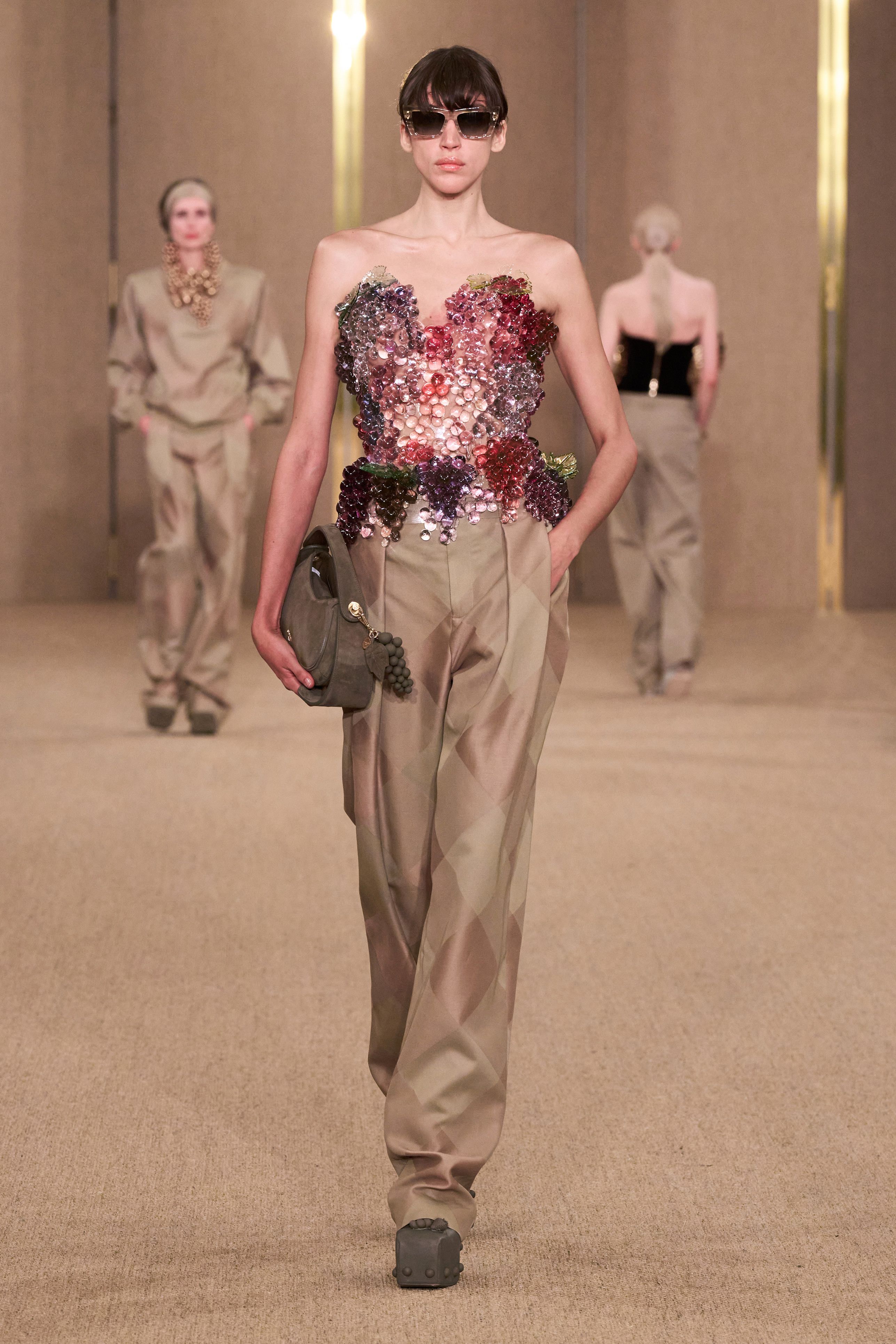 バルマン（BALMAIN）2024-25秋冬コレクション | ファッション