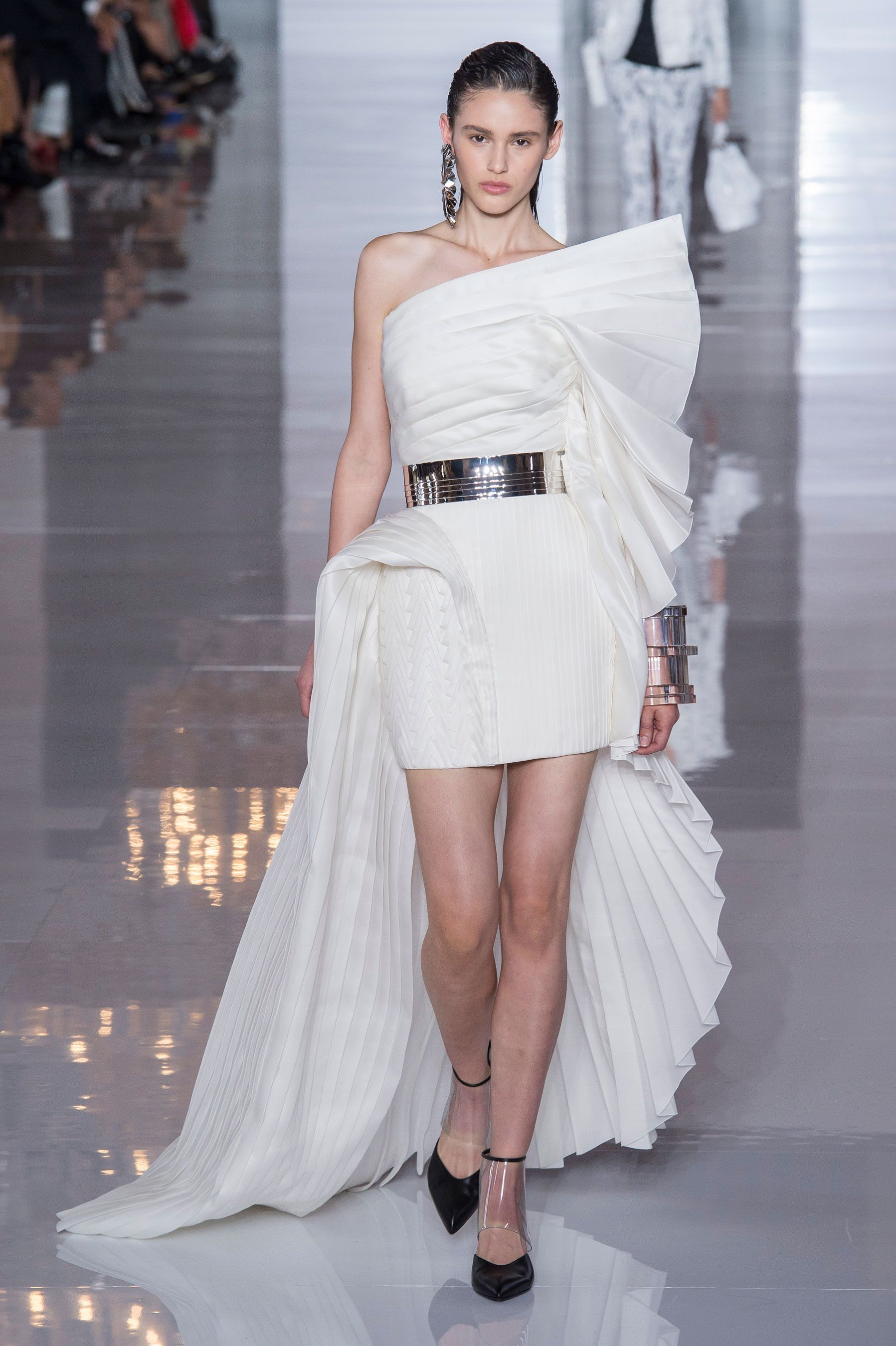 BALMAIN（バルマン）｜2019春夏NY、ロンドン、ミラノ、パリ
