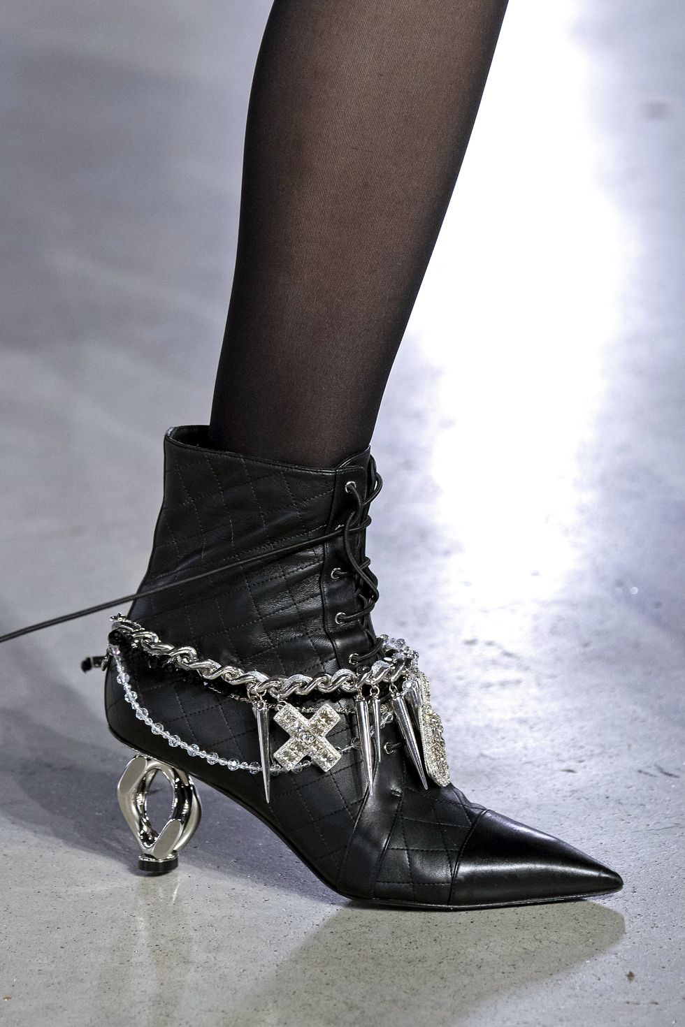15 Fall Shoe Trends 2019 — Top Fall Accessory Runway Trends For Women