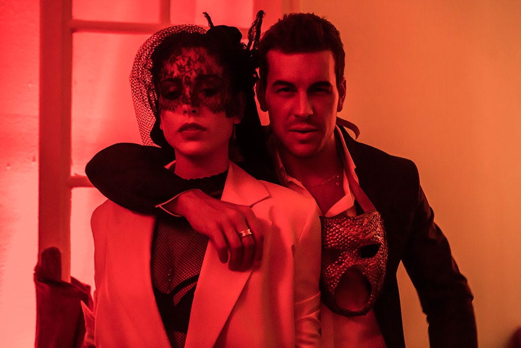 Blanca Suárez y Mario Casas sexy en iNSTINTO