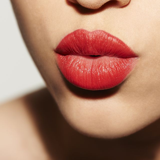 labios jugosos de color rojo