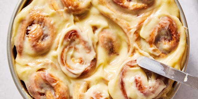 banana bread cinnamon rolls