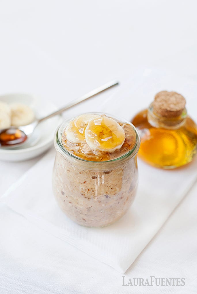 https://hips.hearstapps.com/hmg-prod/images/banana-honey-overnight-oats-1543333915.jpg?crop=0.881xw:0.886xh;0.119xw,0.114xh&resize=980:*