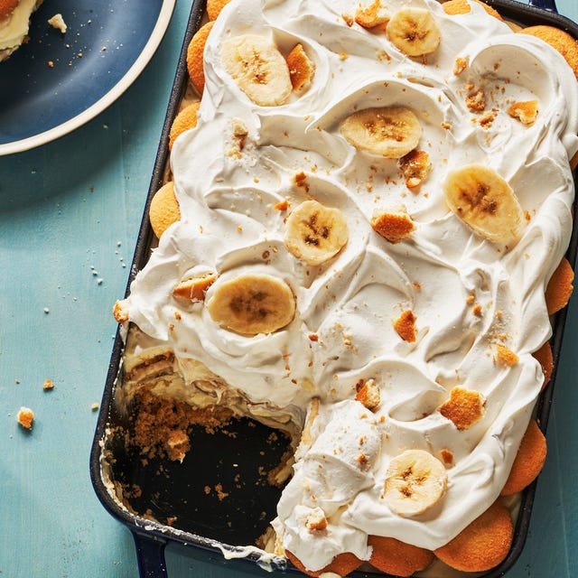 banana pudding dessert with whipped cream and vanilla wafers
