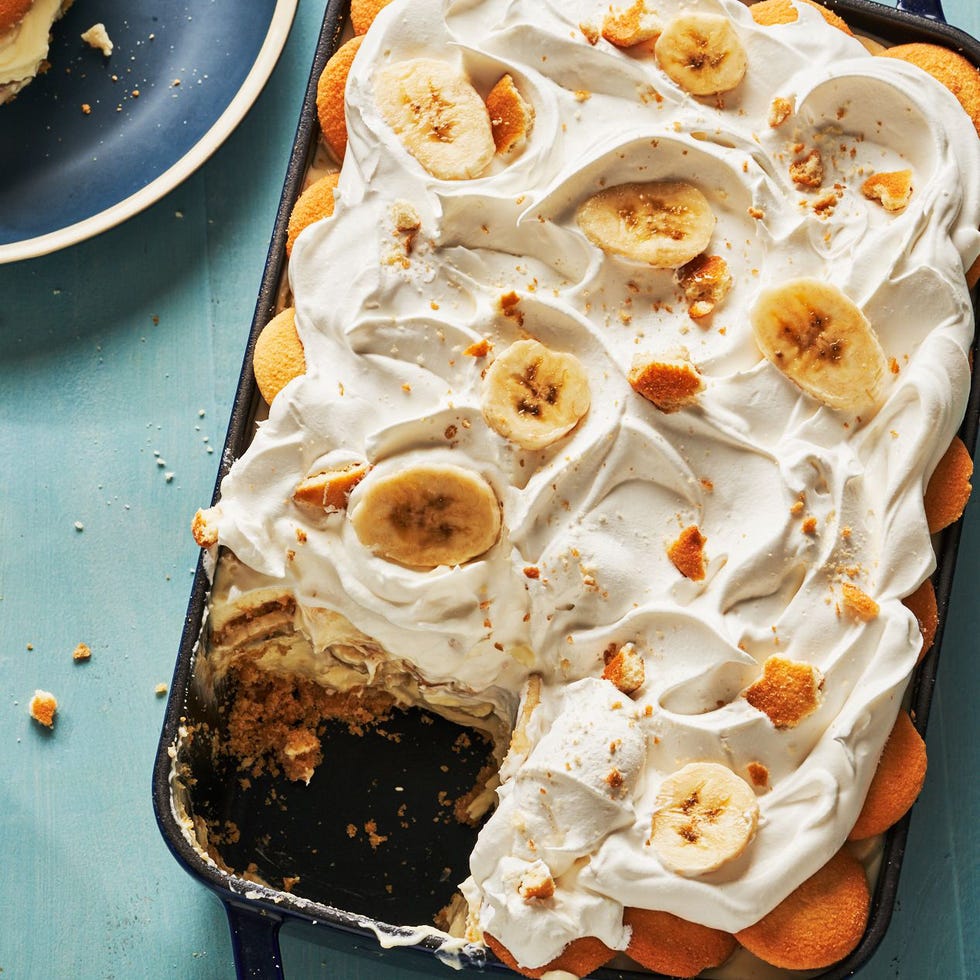 banana pudding dessert with whipped cream and vanilla wafers
