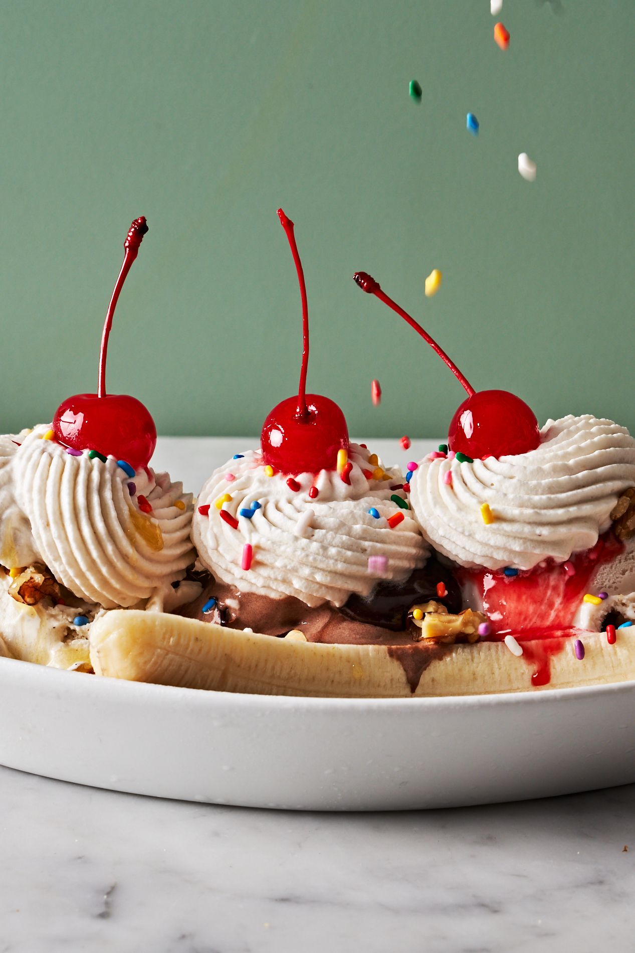 Banana splits store ice cream