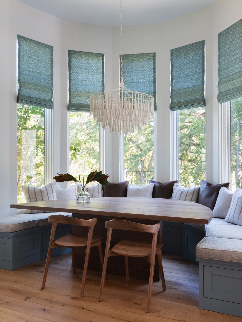 breakfast nook with bay windows