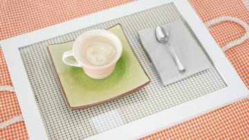 una bandeja diy hecha con un marco