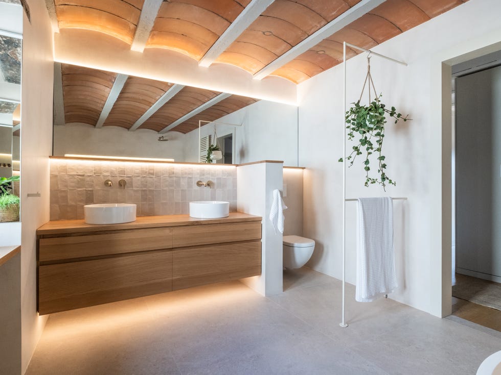 baño de estilo mediterráneo con bóveda catalana