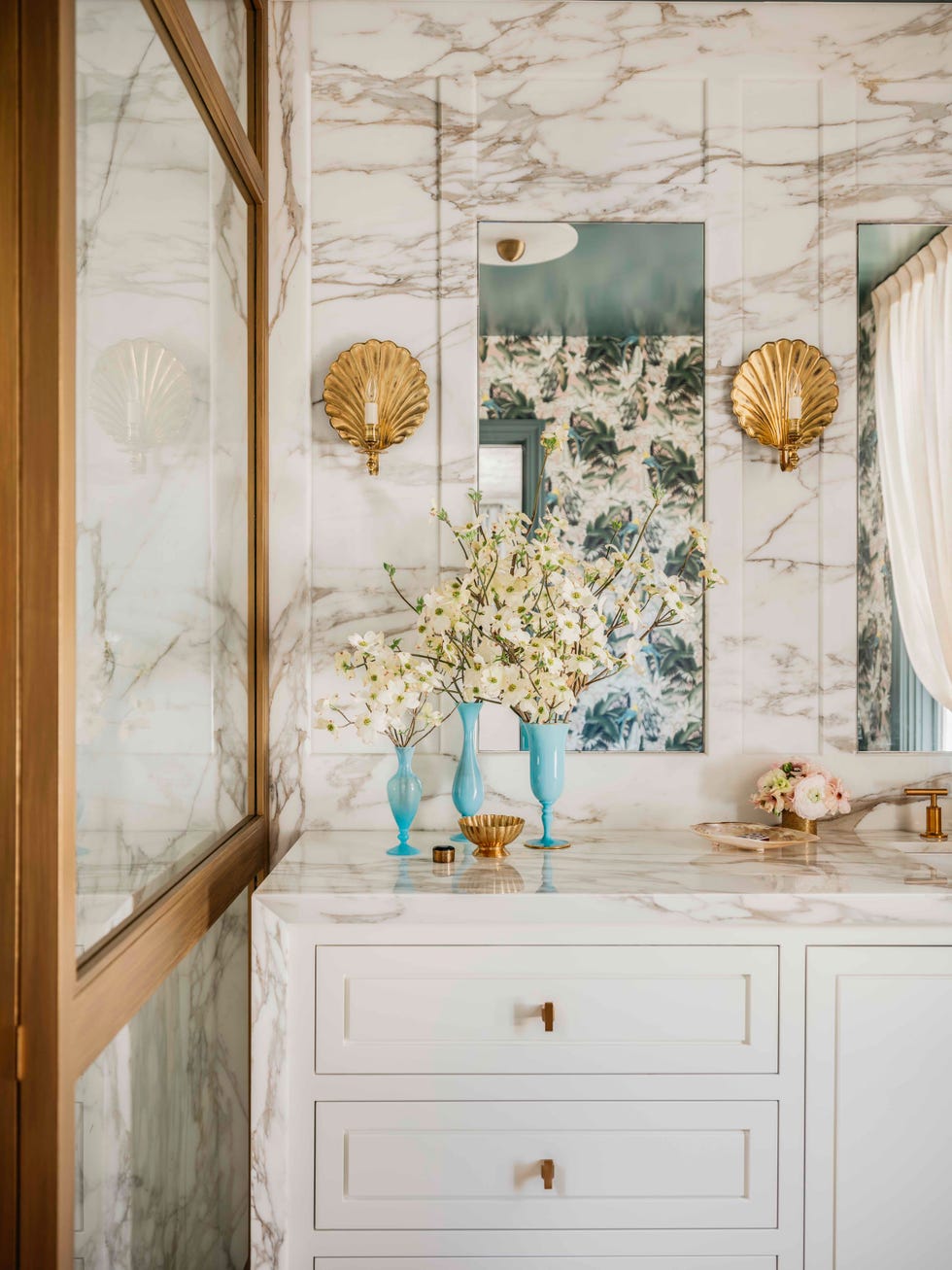 Baño de estilo sofisticado