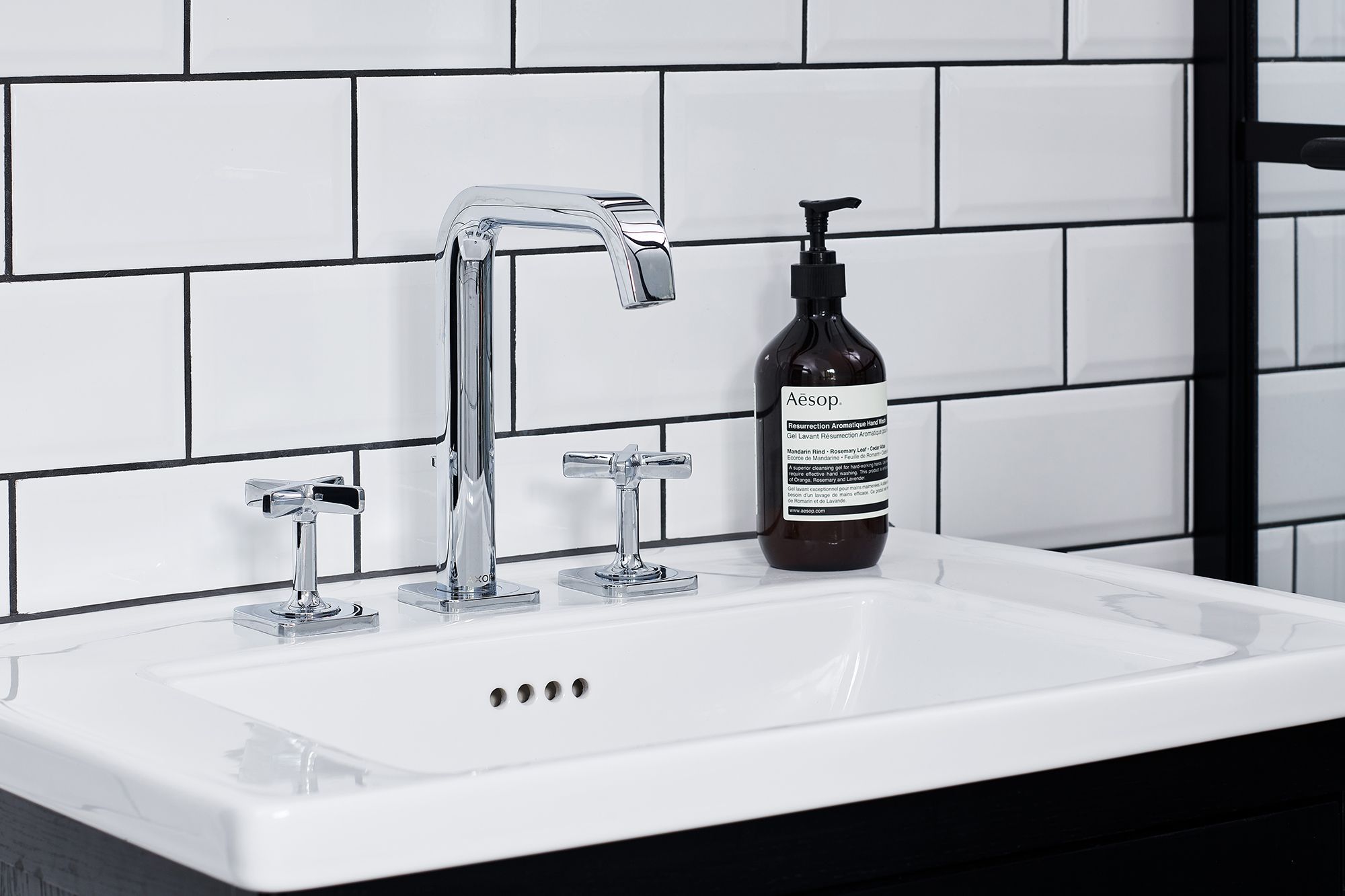 Wc.de diseño Blanco y negro, Merkabaño sanitarios - Baños>bañeras de  hidromasaje