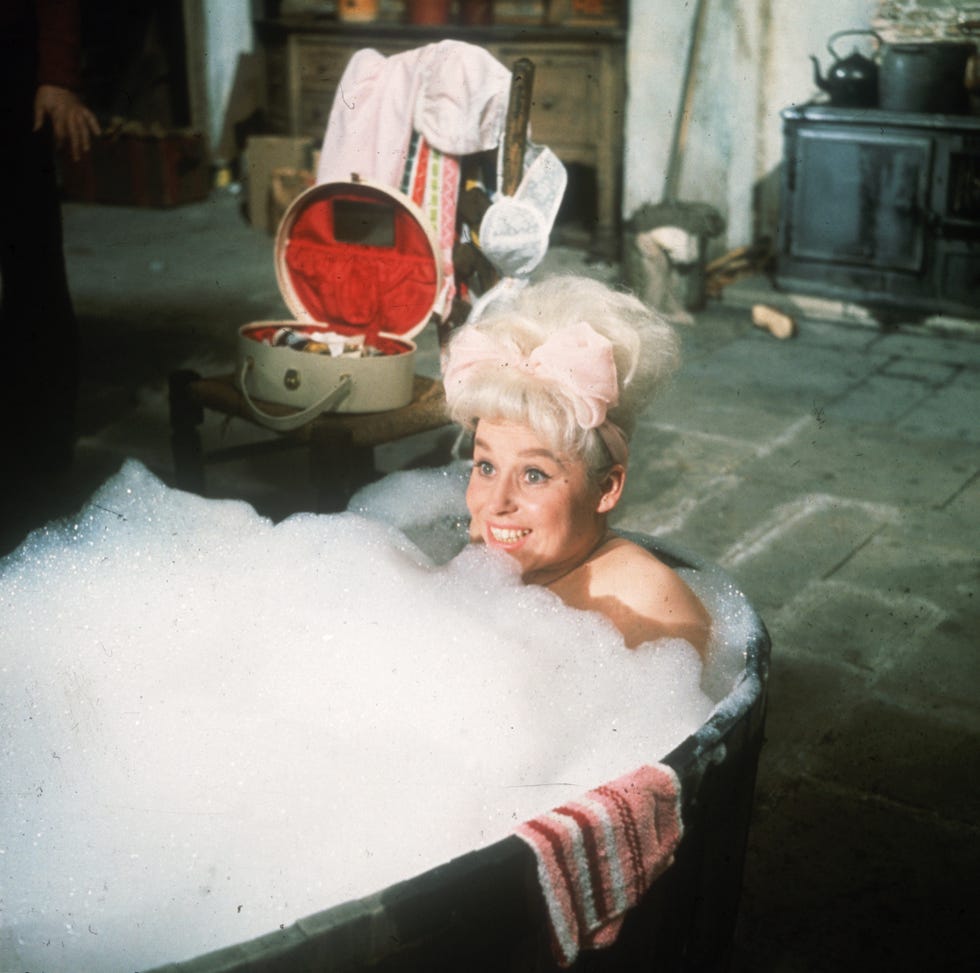 barbara windsor in the bath