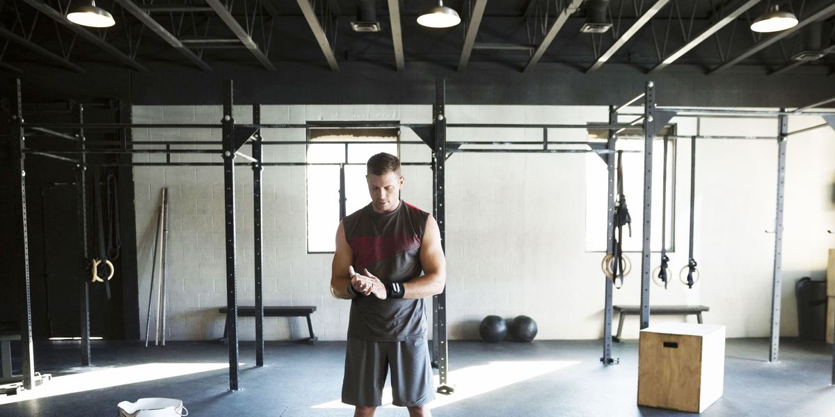Workouts and Exercises for Men - Train With a Barbell