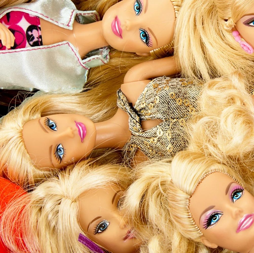 Play Four Barbie Dolls in DIY Doll House Dress up Dolls 