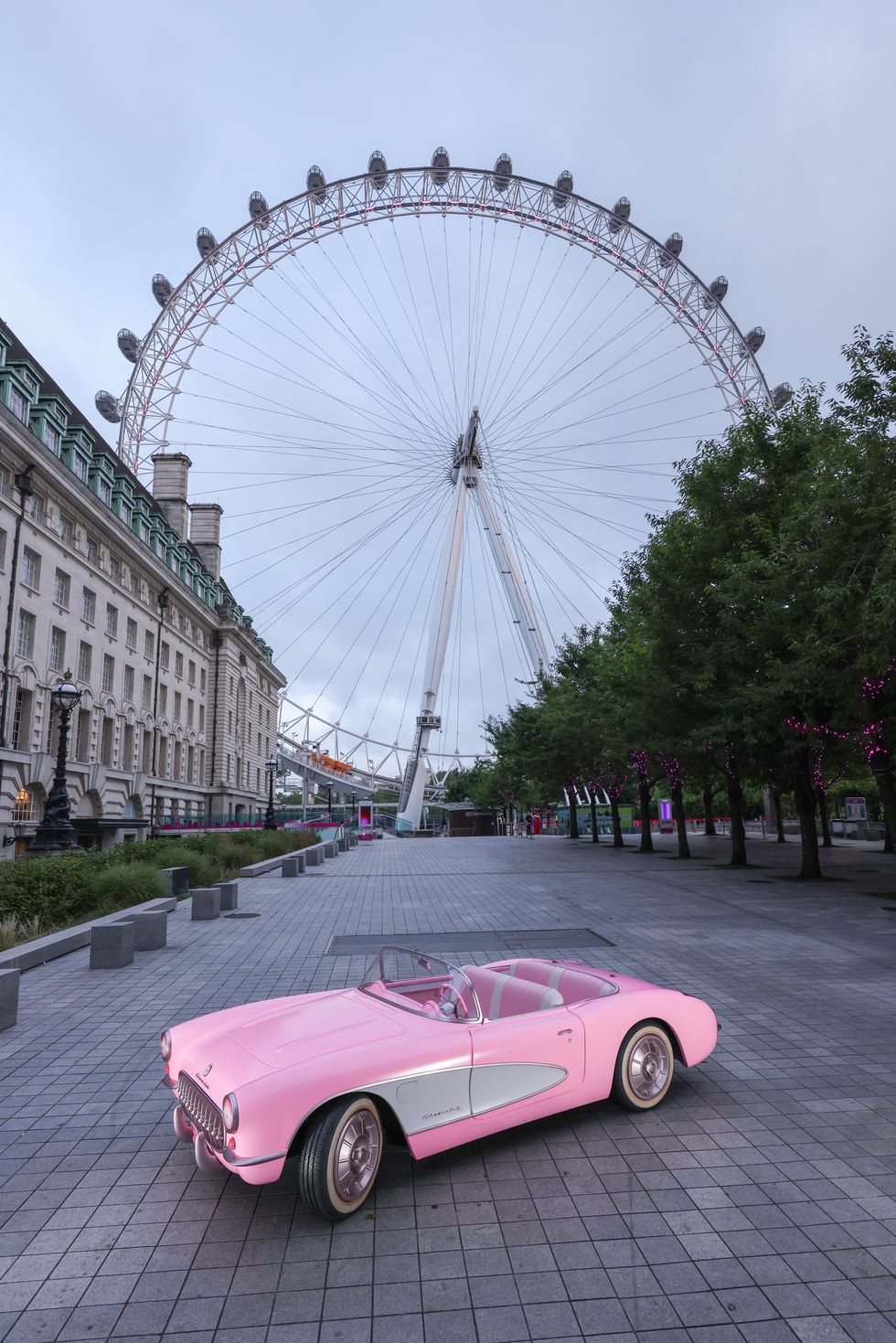 barbie car at the london eye