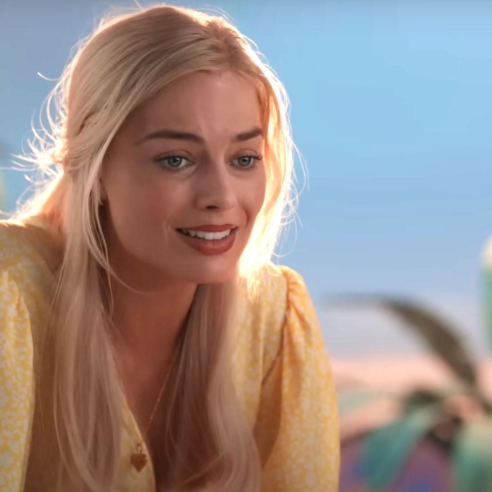 Margot Robbie S Yellow Dress Significance Explained Lillyes Only