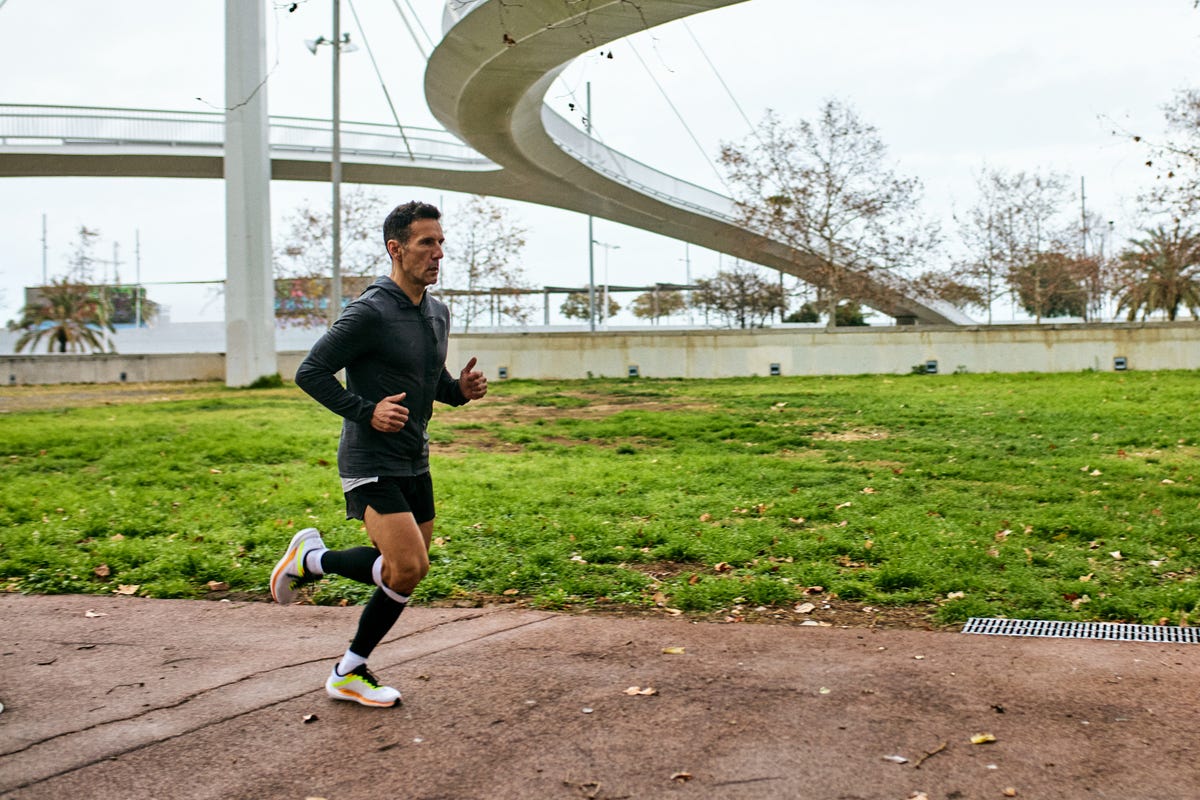 preview for Cómo saber la talla correcta de tus zapatillas para correr