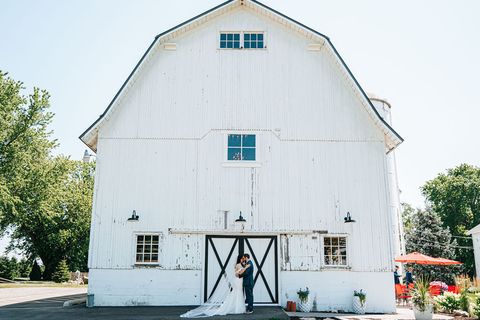 barn wedding venues bluestem farm