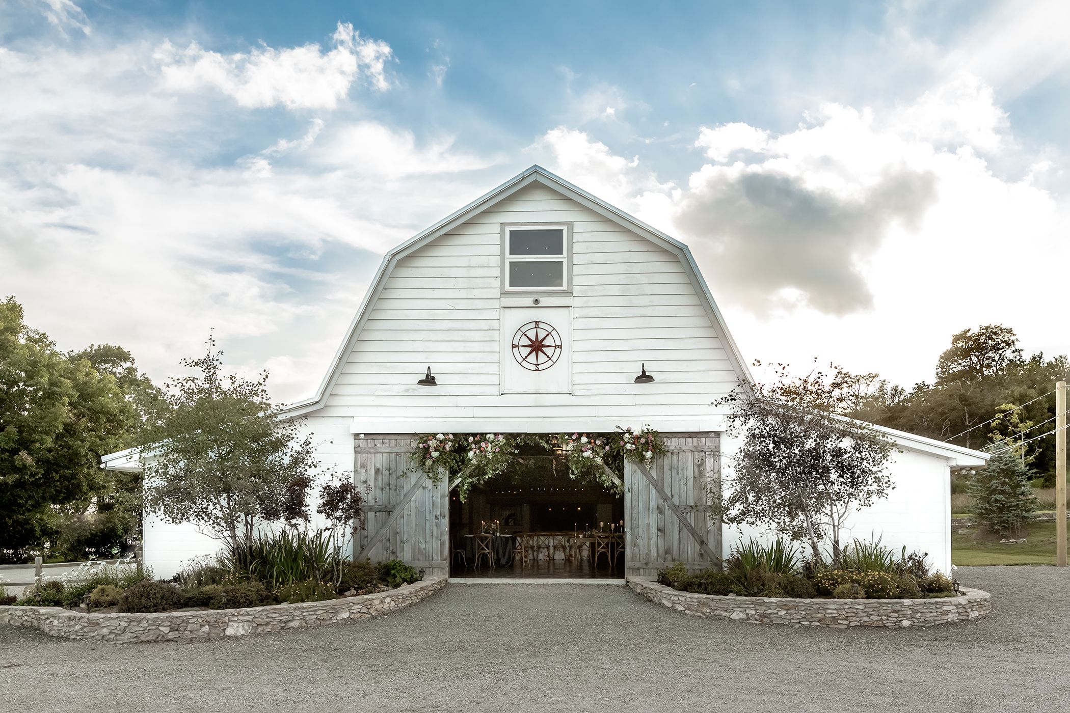 25 Best Barn Wedding Venues - Barn Wedding Venues Near Me