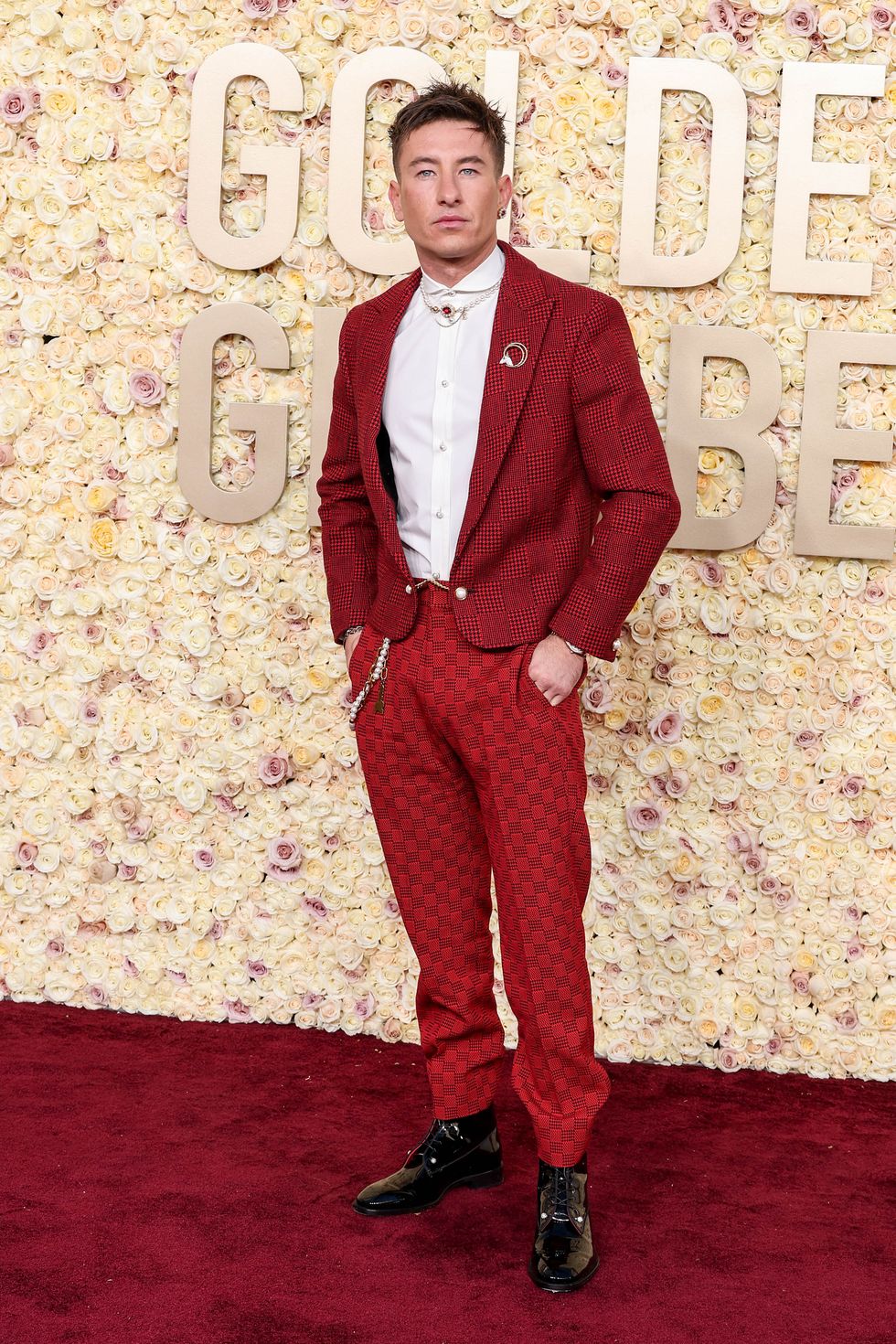 81st golden globe awards arrivals barry keoghan in louis vuitton