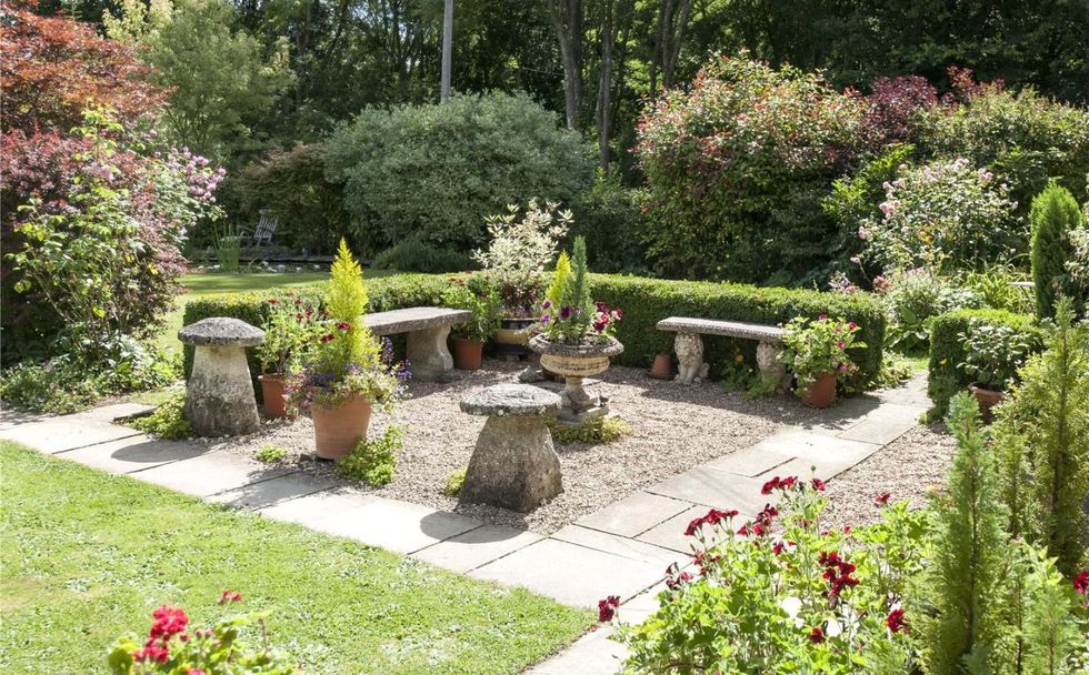 Garden, Yard, Botanical garden, Natural landscape, Shrub, Landscaping, Botany, Backyard, Landscape, Plant, 