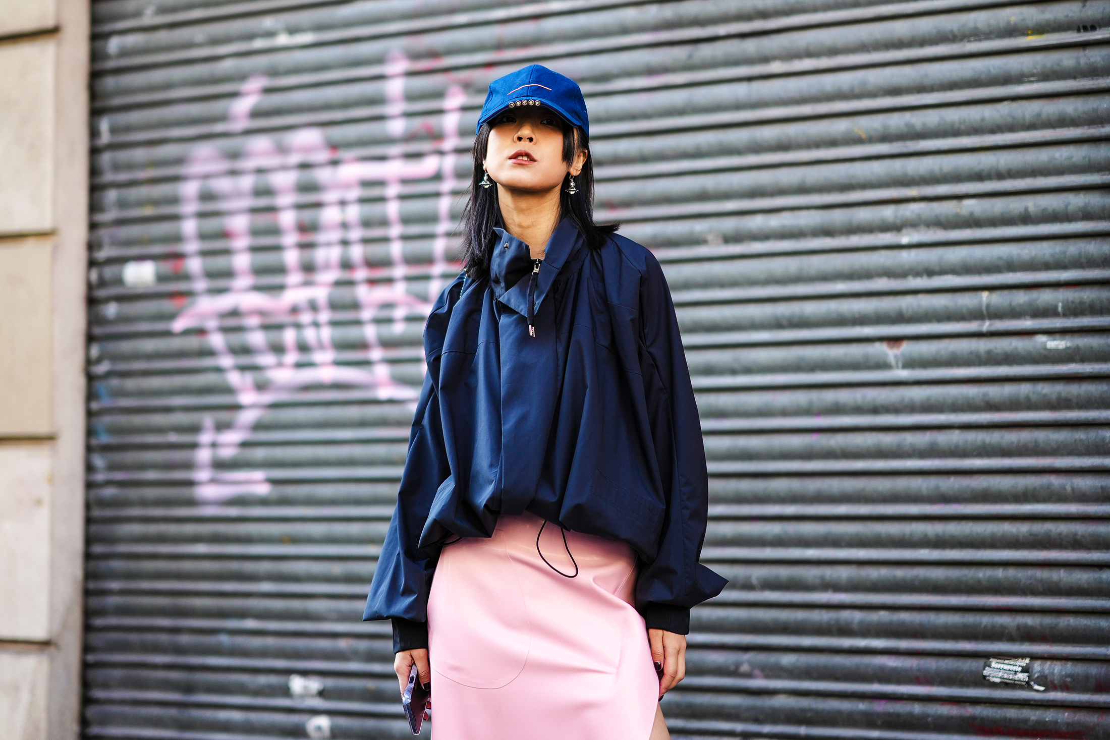 6 Stylish Ways to Wear a Baseball Hat: Outfit Ideas That Are Chic & Easy