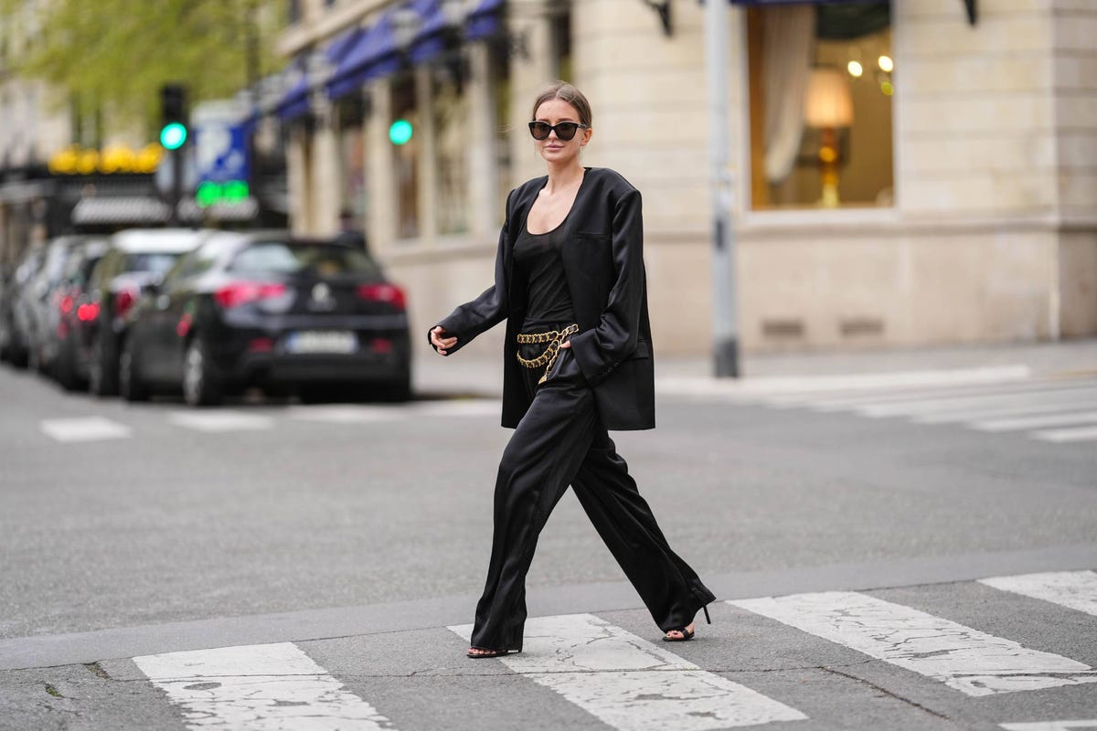 10 pantalones de vestir de Zara básicos que hacen tipazo y no marcan para  ir cómoda y elegante